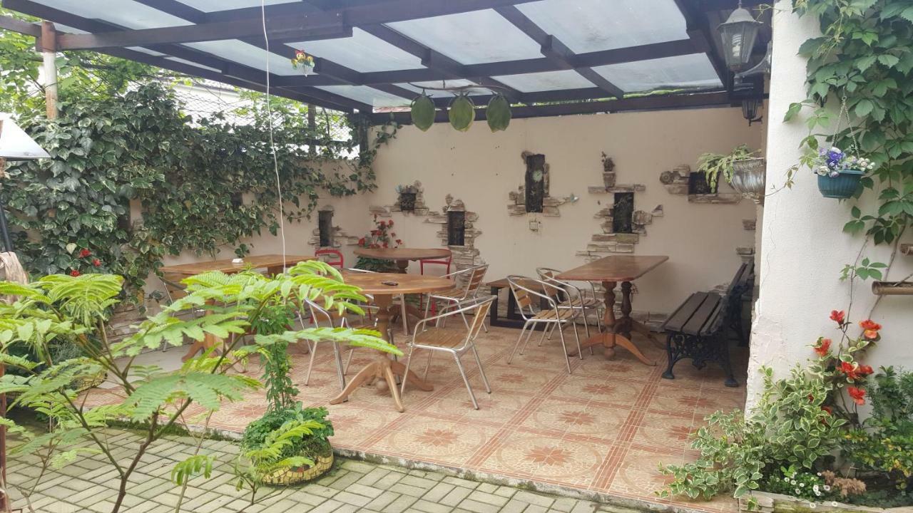 Hotel Magnoliia Suchumi Zewnętrze zdjęcie